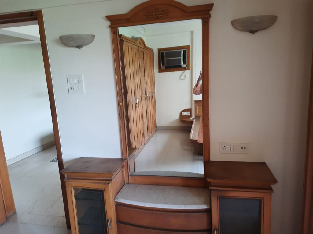 3 BHK Flat for Sale in Bandra West - Sea Breeze